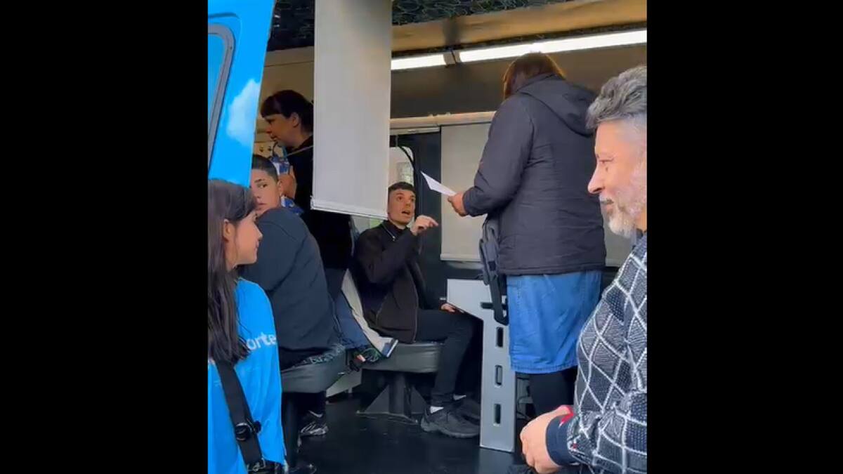 Gustavo Menéndez encabezó el Plan Cuidarte en Merlo. Foto: Captura de video.
