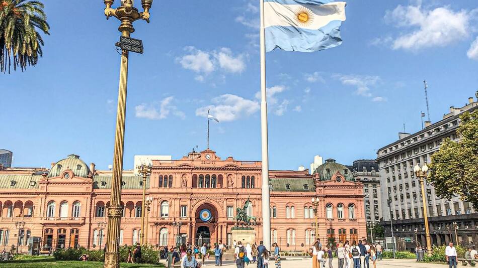 Avenida de Mayo, Plaza de Mayo, turismo, Buenos Aires