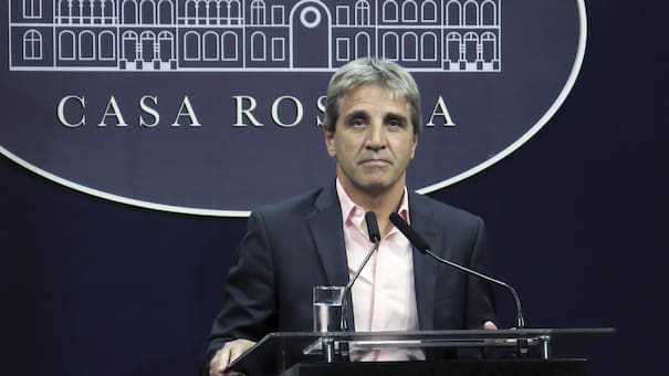 Argentina vuelve a emitir deuda en dólares después de 7 años: el anuncio de Luis Caputo