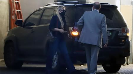 Verónica Ojeda en la Clínica Olivos, Diego Maradona operado, NA.