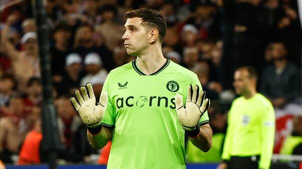 Un excompañero del Dibu Martínez cuestionó sus festejos: "Está muy al límite"