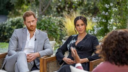 Meghan Markle y el príncipe Harry con Oprah Winfrey, REUTERS