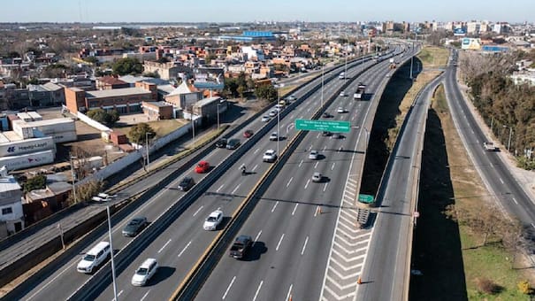 Autopista La Plata–Buenos Aires: cómo es el proyecto del cuarto carril para aliviar el tránsito y eliminar el “efecto embudo”