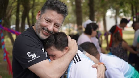 Gustavo Menéndez visitó las Escuelas de Verano. Foto: Municipalidad de Merlo