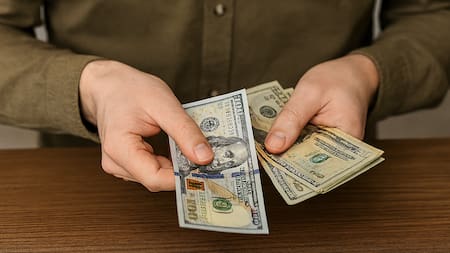 Cuidado con tus dólares: qué billetes ya no circulan y cuáles siguen teniendo validez