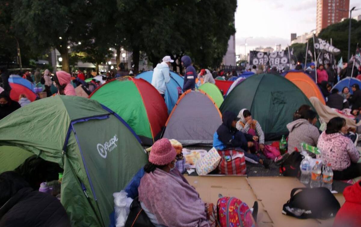 Acampe piquetero en 9 de Julio, foto Twitter