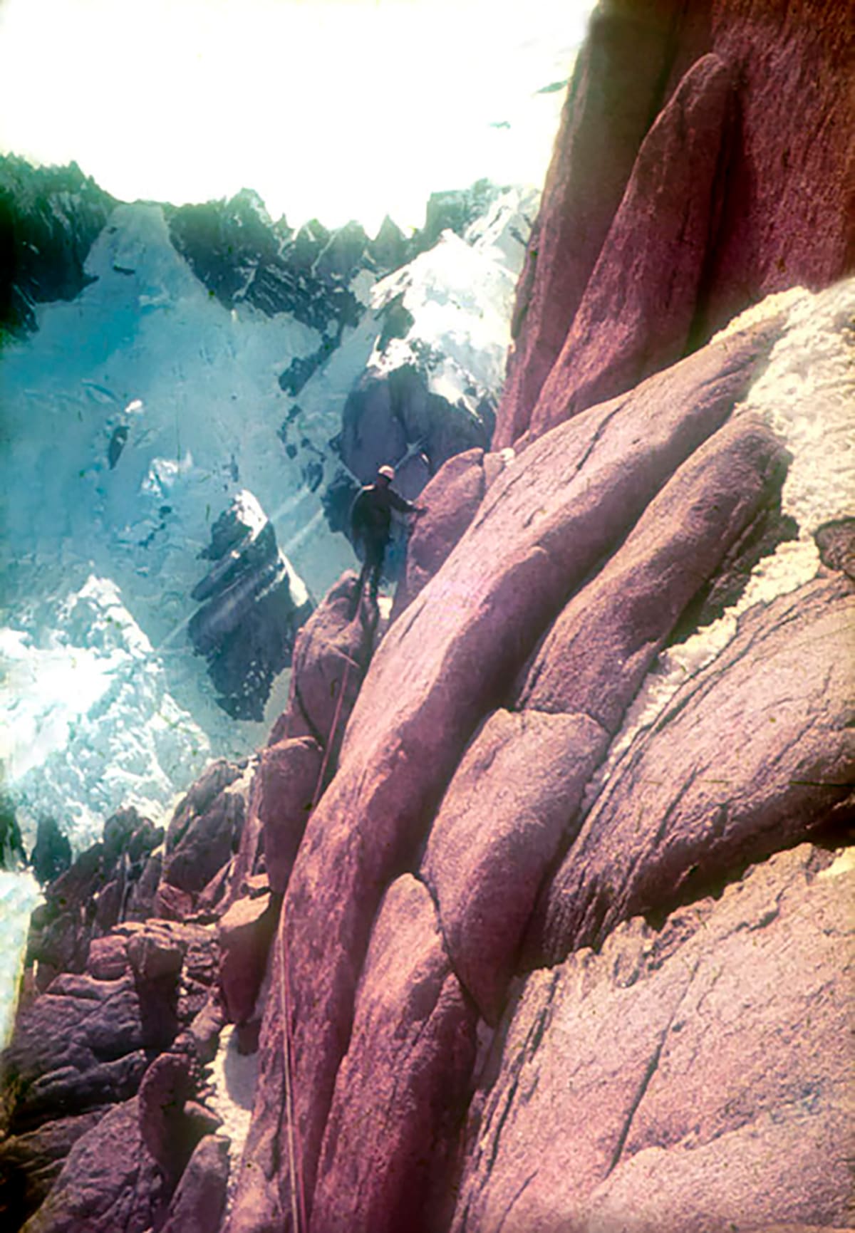 Carlos Comesaña durante la histórica ascensión argentina al Fitz Roy por la Supercanaleta en 1965