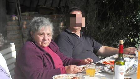 La jubilada asesinada en San Isidro junto a su hijo. Foto: Télam