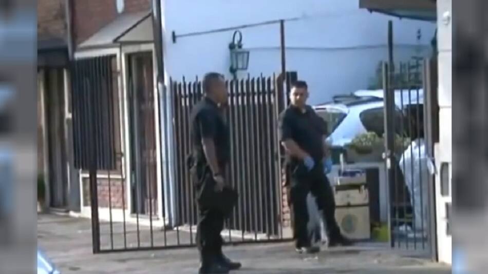 Delincuentes se tirotearon con la Policía en Villa Pueyrredón. NA