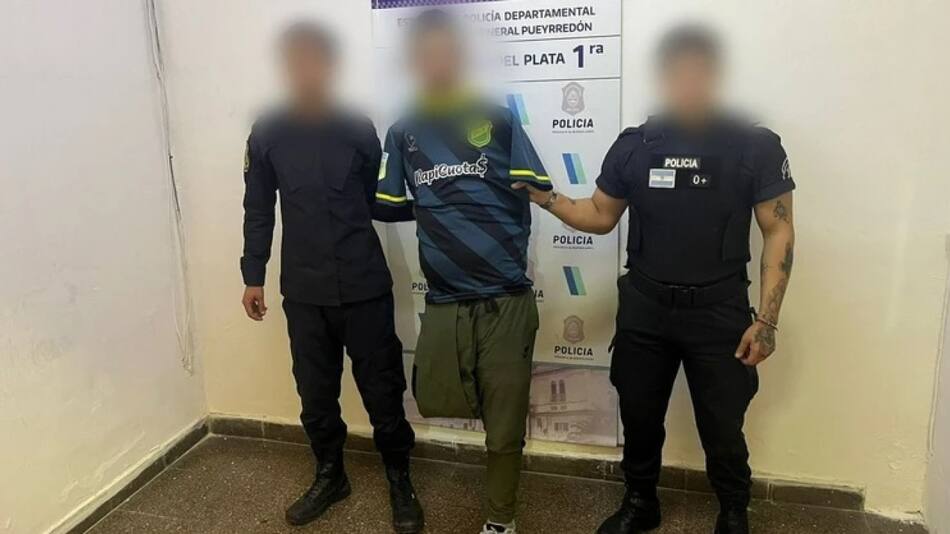 Un hombre sin una pierna fue arrestado por robar una zapatilla. Foto: 0223.