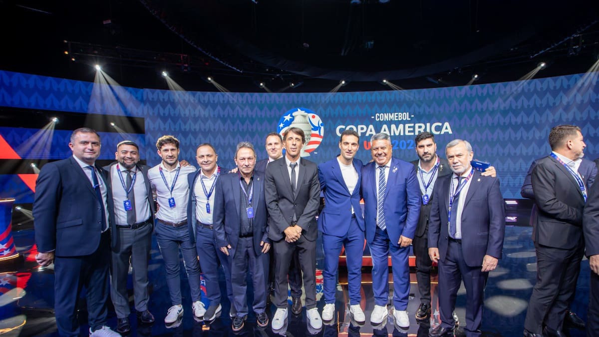 La delegación argentina en el sorteo de la Copa América. Foto: X @tapiachiqui.