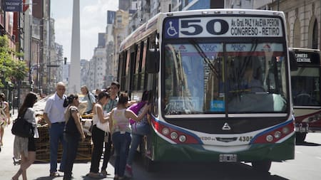 Las líneas de colectivos que normalizan su frecuencia con el inicio de clases 2025: una por una