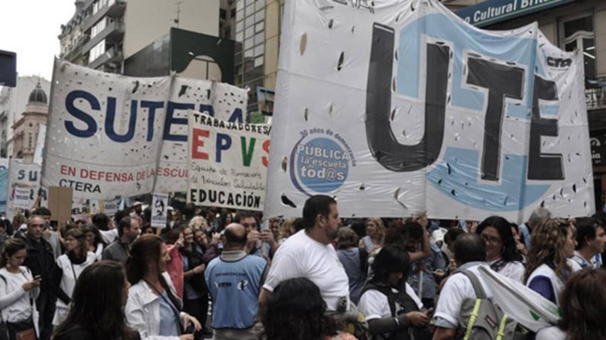 Docentes de CABA realizan un paro. Foto: Telam.
