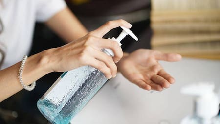 ¿Qué desinfectantes a base de alcohol no eliminan el coronavirus?