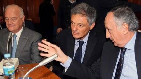 Gobierno e industriales