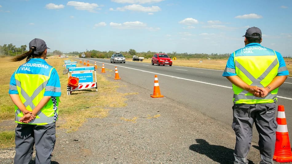 La documentación obligatoria para salir a la ruta en Argentina. Foto NA