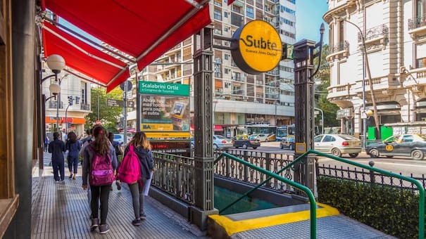 La avenida y estación de subte de CABA que cambió de nombre para dejar de homenajear a un inglés