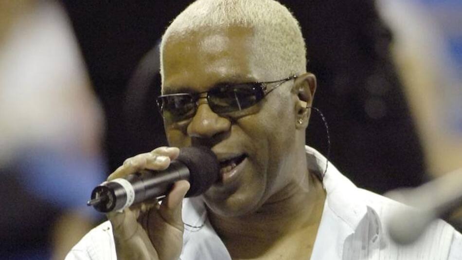 Dennis Thomas, músico