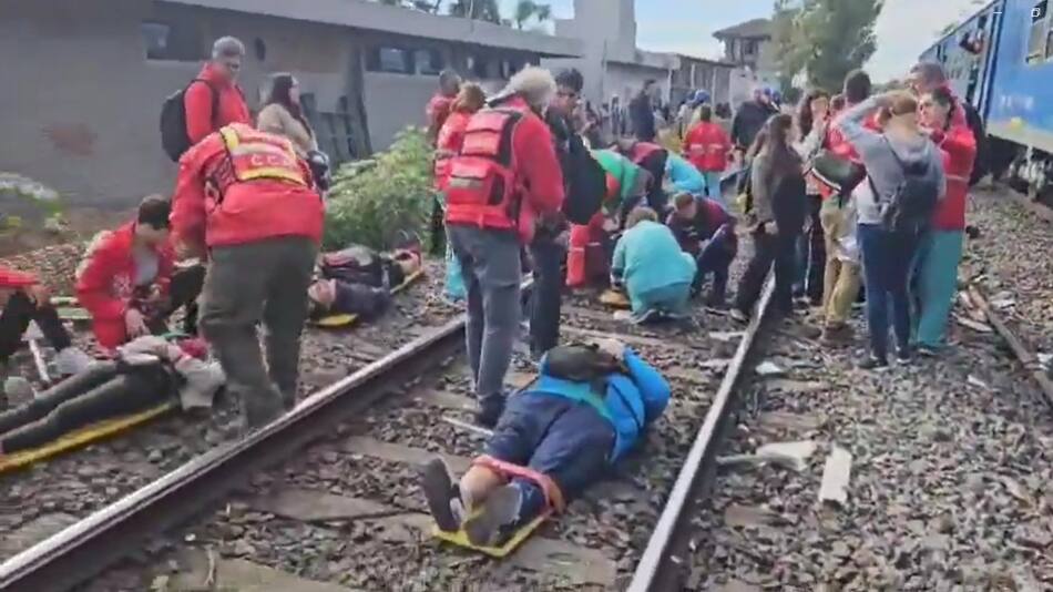 Atención de los heridos. Foto: Captura video.