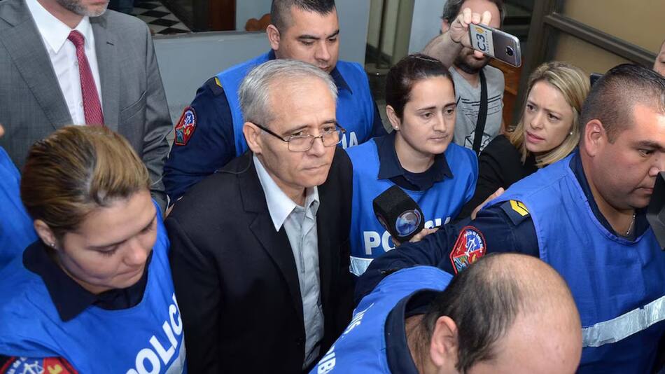 El sacerdote Justo José Ilarraz, ingresa al Tribunal de Paraná. Foto: Infobae