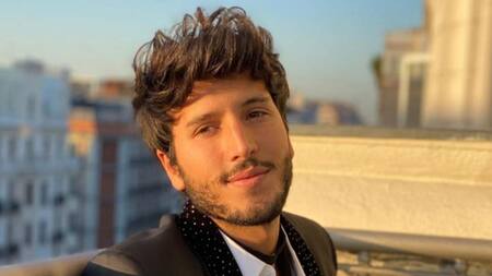 Sebastián Yatra presenta su nuevo disco "Dharma"