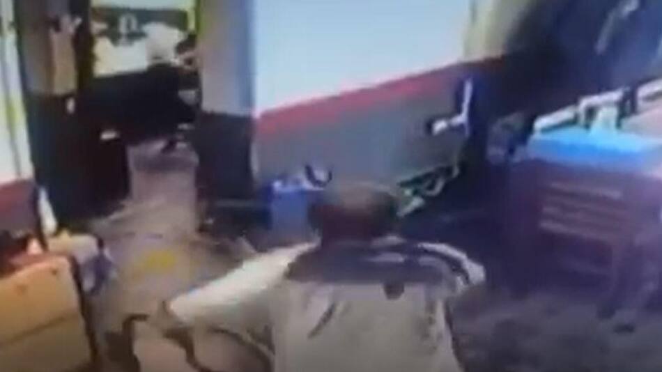 El ataque a la docente baleada en San Luis. Foto: captura de video.