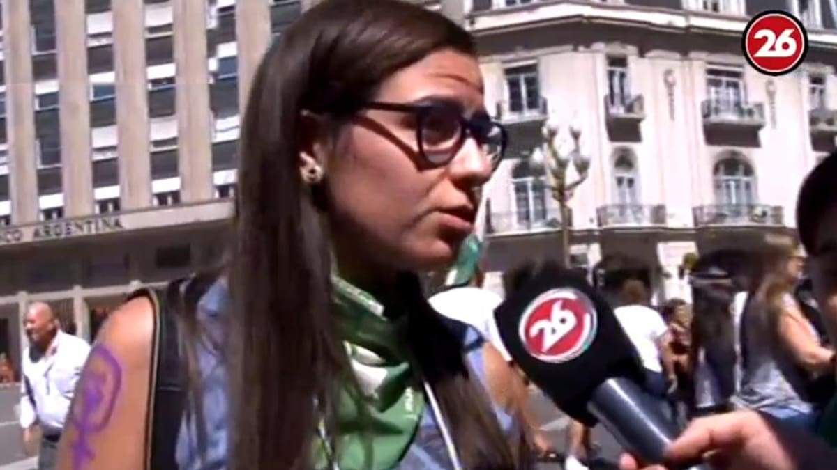 8M - Manifestante denunció violación de parte de sacerdote