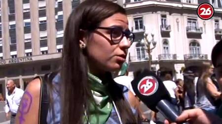 8M - Manifestante denunció violación de parte de sacerdote