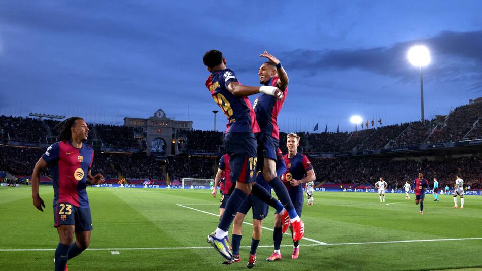 El partido entre el Barcelona y el Benfica se interrumpió a los 15 minutos. Foto: Reuters/Albert Gea