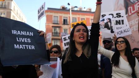 Protestas en Madrid en apoyo a las mujeres de Irán_Reuters