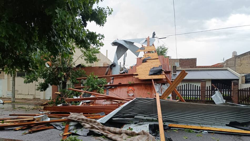 Temporal de viento y granizo en Miramar. Foto: NA.