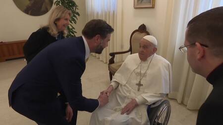 JD Vance junto al Papa Francisco. Foto: captura de video