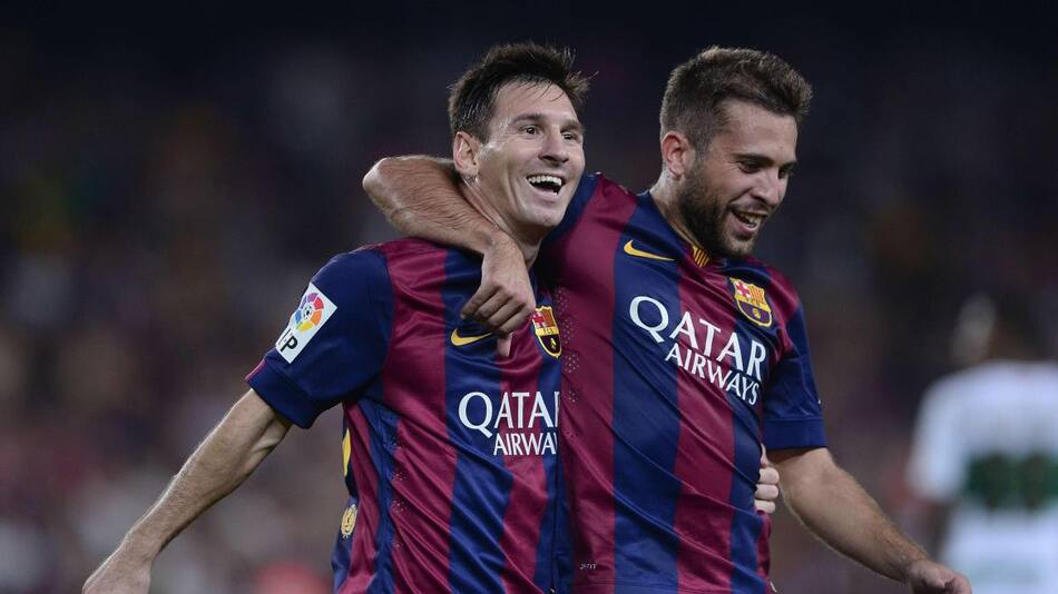 Lionel Messi junto a Jordi Alba. Foto: NA.