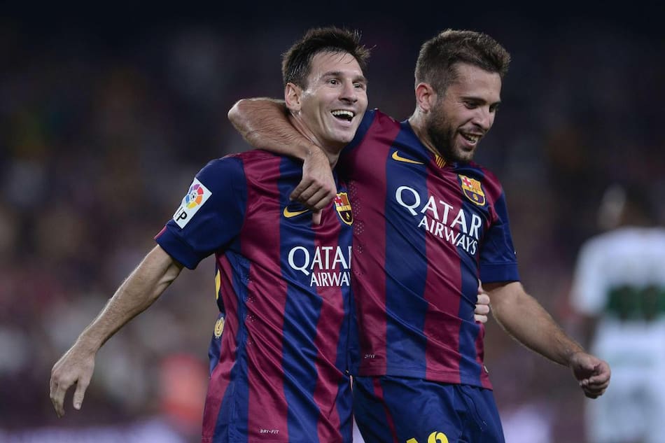 Lionel Messi junto a Jordi Alba. Foto: NA.