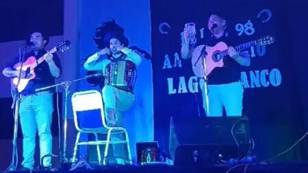 Los músicos pudieron defenderse cuando vieron al hombre. NA.