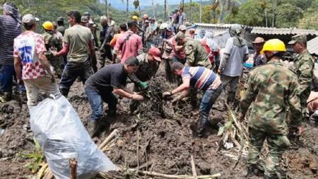 Así rescataban a los niños. Foto: NA.
