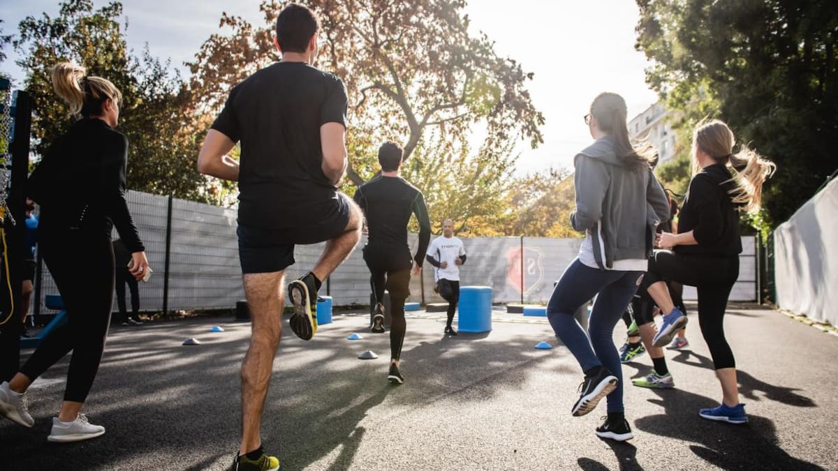 Actividad física; elongación. Foto: Gabin Vallet (Unsplash)