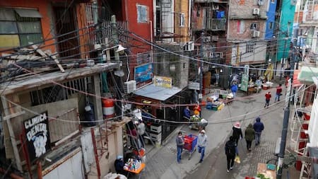 Coronavirus, Argentina, villas, Reuters