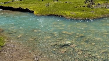 Una joya oculta de la Patagonia: el glaciar escondido entre las montañas que sorprende con su color turquesa vibrante