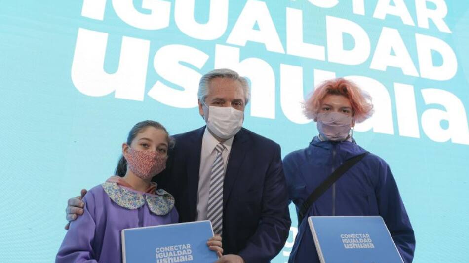 Alberto Fernández, presidente de Argentina, Plan Conectar Igualdad, NA