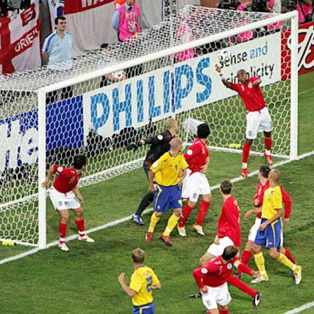 El sueco Marcus Allback y el gol número 2.000 de los Mundiales