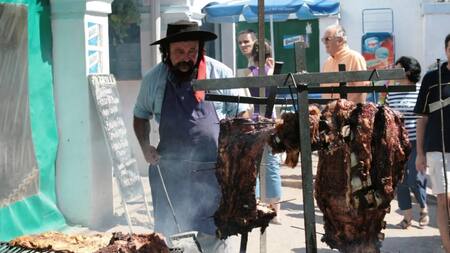 Asado a la estaca. Foto: NA.