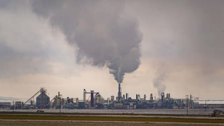 Contaminación generada por una fábrica. Foto: EFE