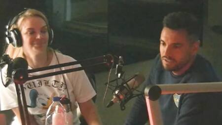 Visita de Chiquito Romero a Eliana Guercio en su programa de radio. Foto: NA.