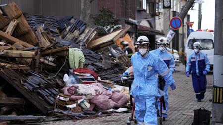 Un mes del terremoto en Japón: autoridades conmemoran a las víctimas e intentan reubicar a 14.000 desplazados