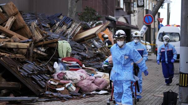 Un mes del terremoto en Japón: autoridades conmemoran a las víctimas e intentan reubicar a 14.000 desplazados