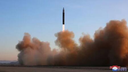 Corea del Norte lanzó un misil balístico no identificado. Foto: Reuters