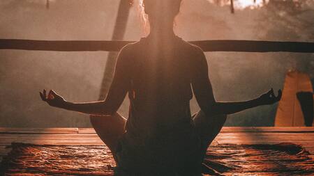 Meditar, relajarse. Foto: Unsplash.