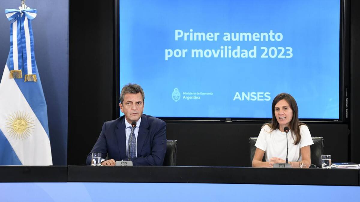 Sergio Massa y María Fernanda Raverta; jubilaciones. Foto: Télam.
