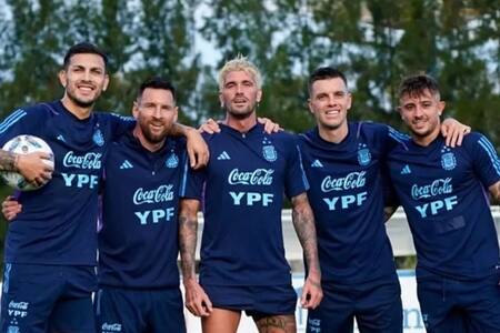 Leandro Paredes, Lionel Messi, Rodrigo De Paul, Giovani Lo Celso y Pablo Maffeo en la Selección argentina.
